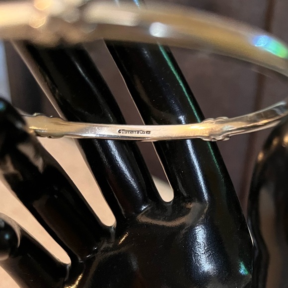 Tiffany & Co Silver Signature X Bracelet Bangle
Rare Classic - Picture 6 of 9
